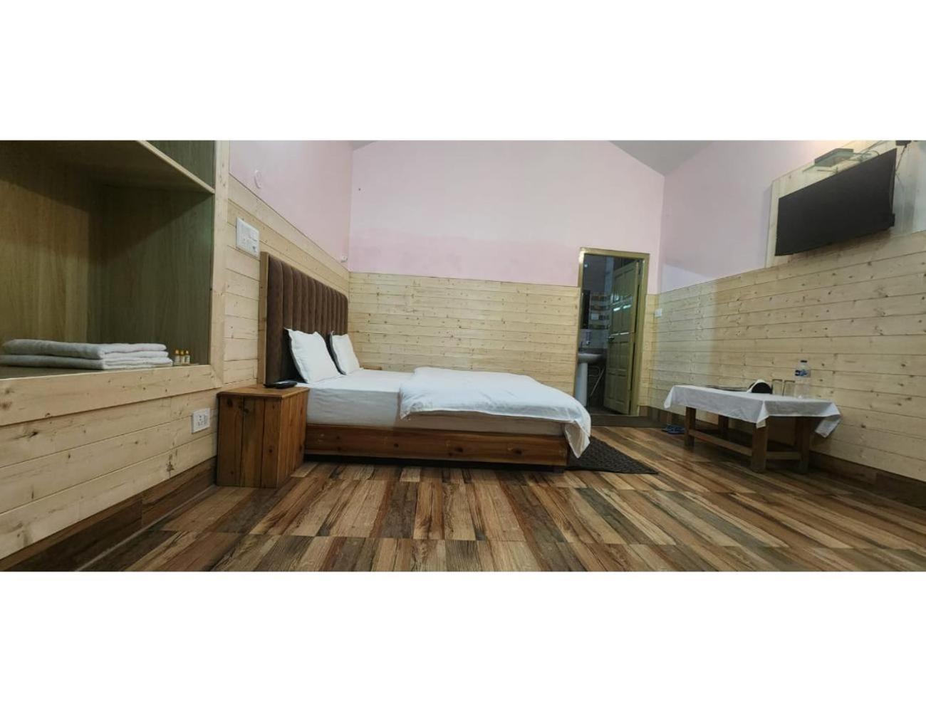 Hotel Hills Resort, Чакрата Екстериор снимка