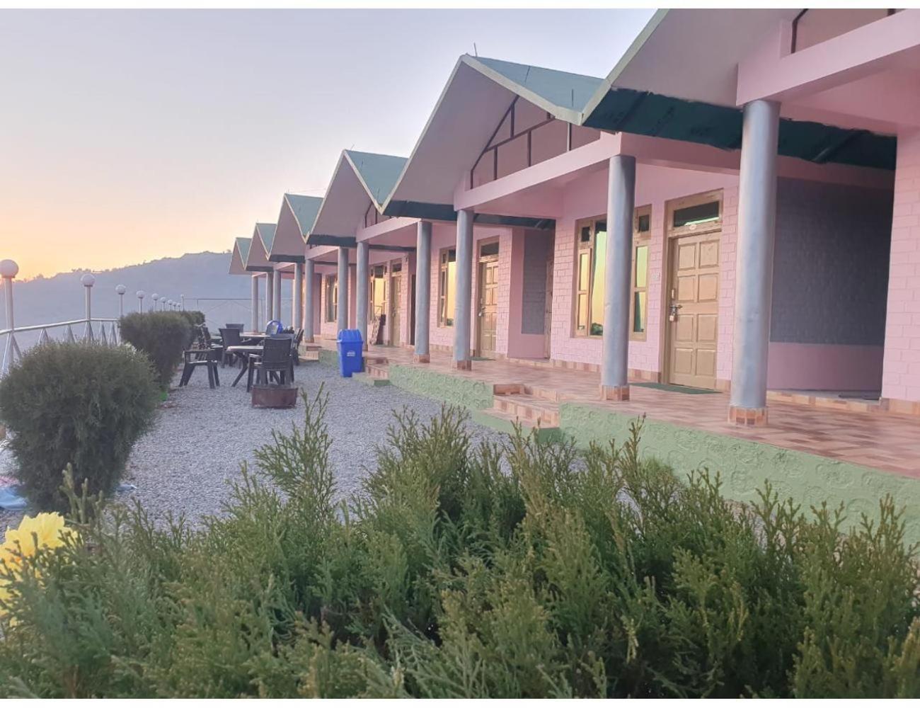 Hotel Hills Resort, Чакрата Екстериор снимка