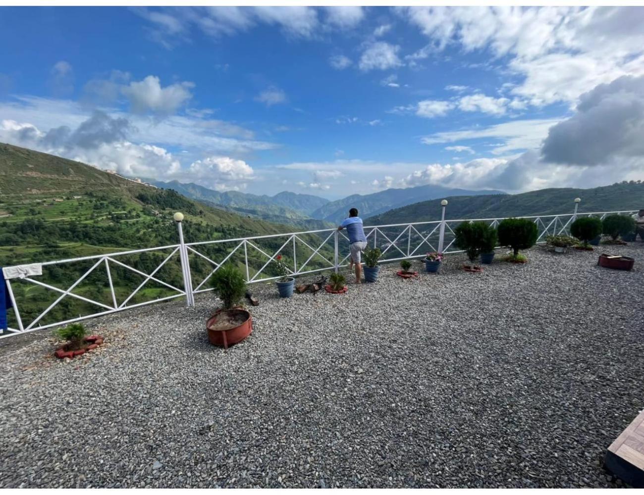 Hotel Hills Resort, Чакрата Екстериор снимка